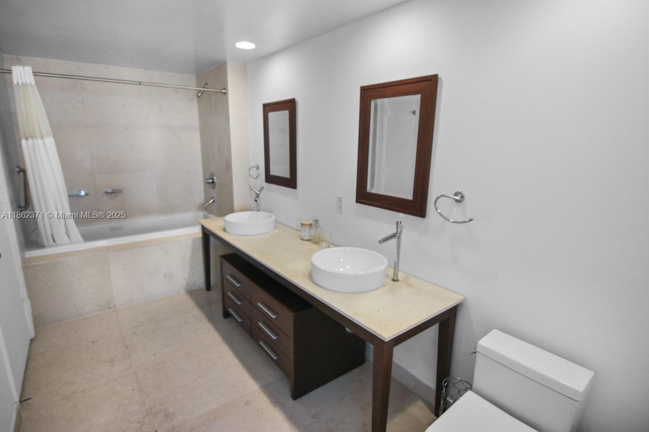 495 Brickell Ave # 5609