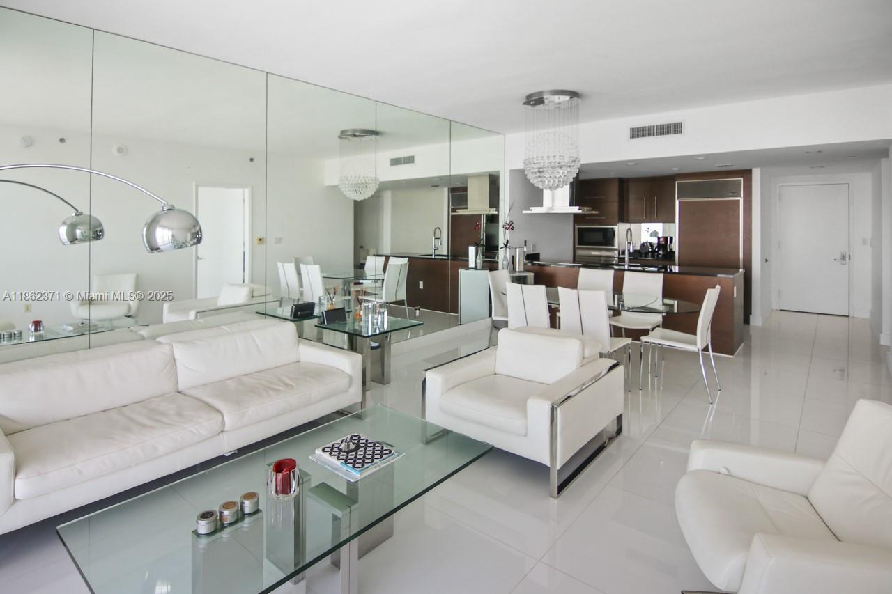 495 Brickell Ave # 5609