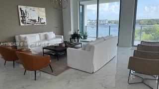 17111 Biscayne Blvd # 402
