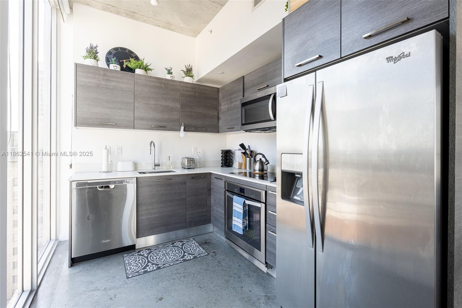 151 SE 1st St # 1610