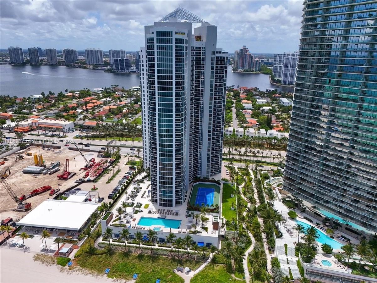18911 Collins Ave # 1903