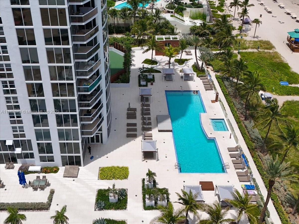 18911 Collins Ave # 1903
