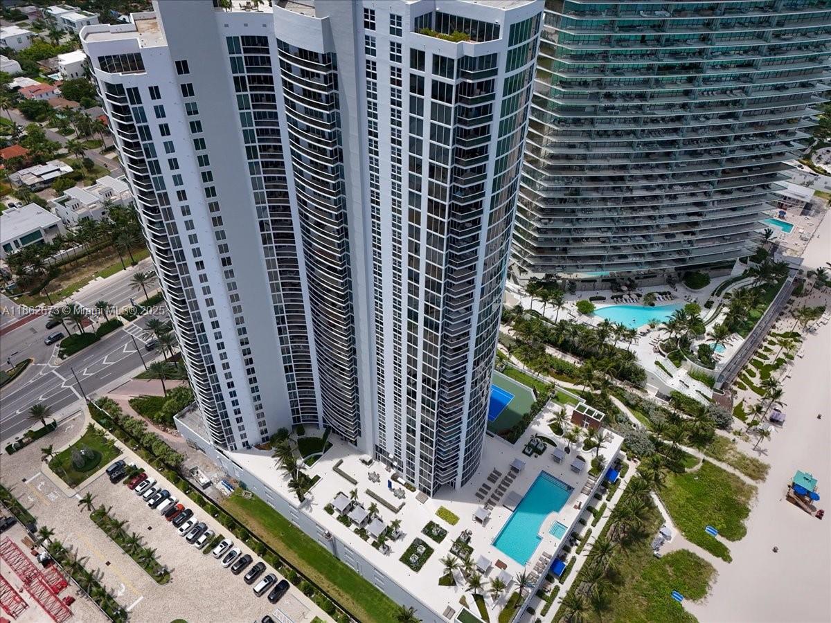 18911 Collins Ave # 1903