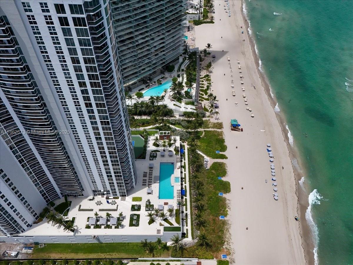 18911 Collins Ave # 1903