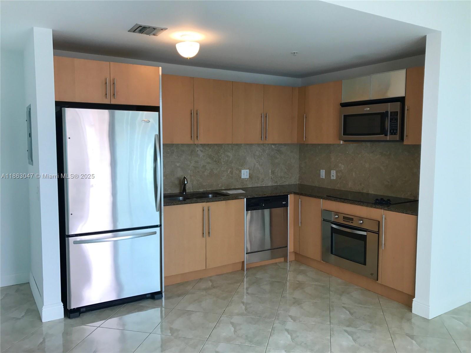 300 S Biscayne Blvd # 1803 Unit: T-1803