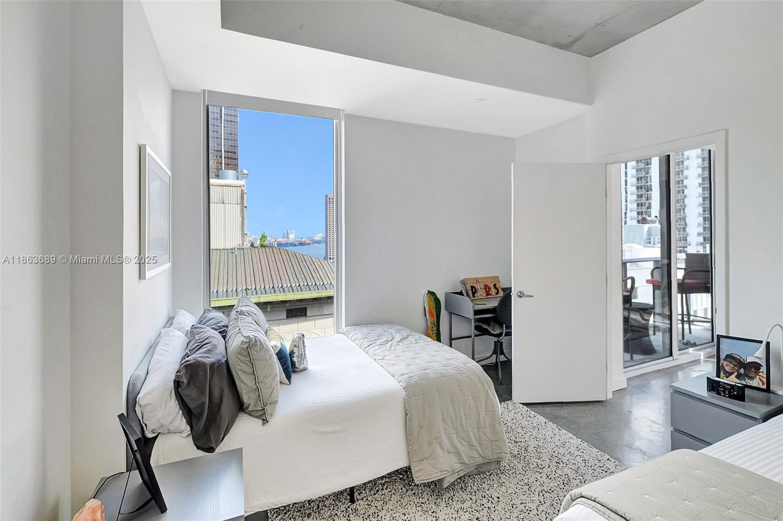 151 SE 1st St # 1601