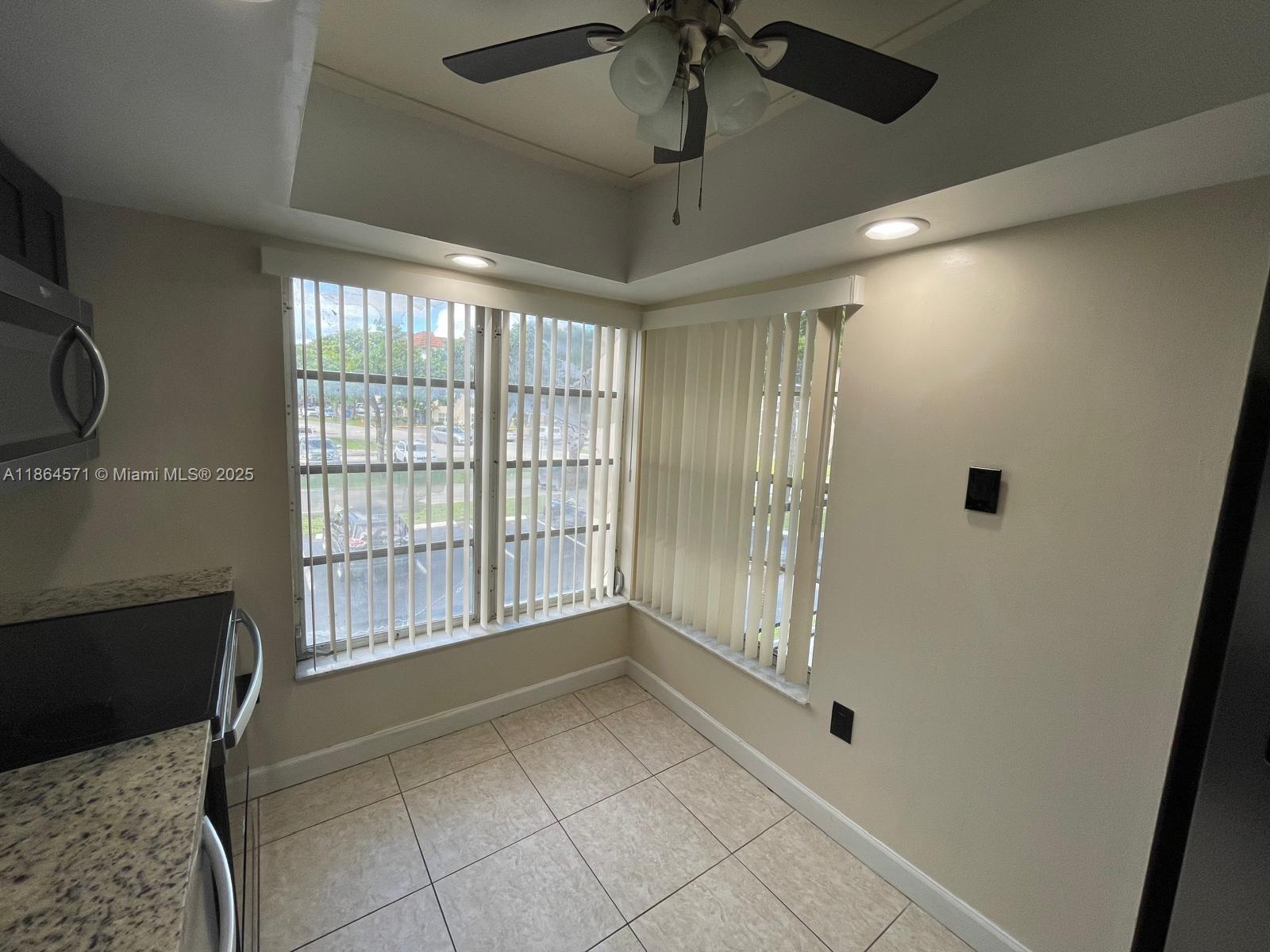 4164 Inverrary Dr # 215