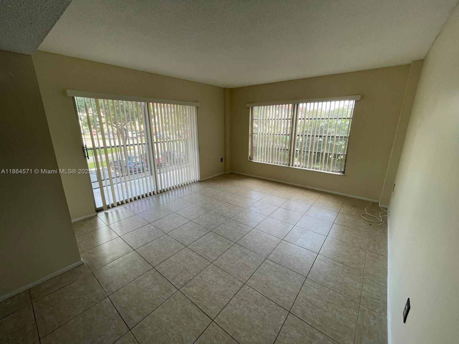 4164 Inverrary Dr # 215