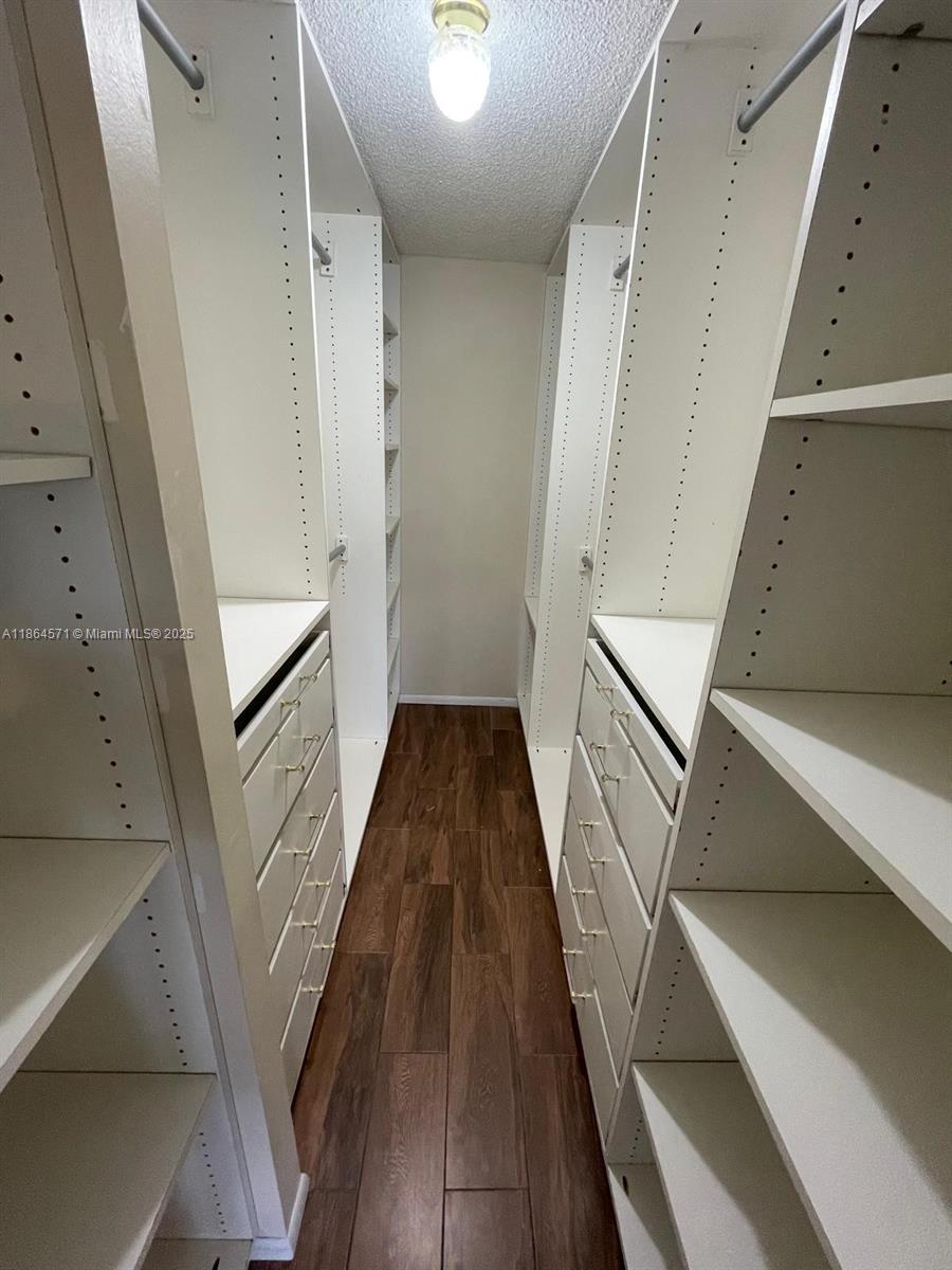 4164 Inverrary Dr # 215