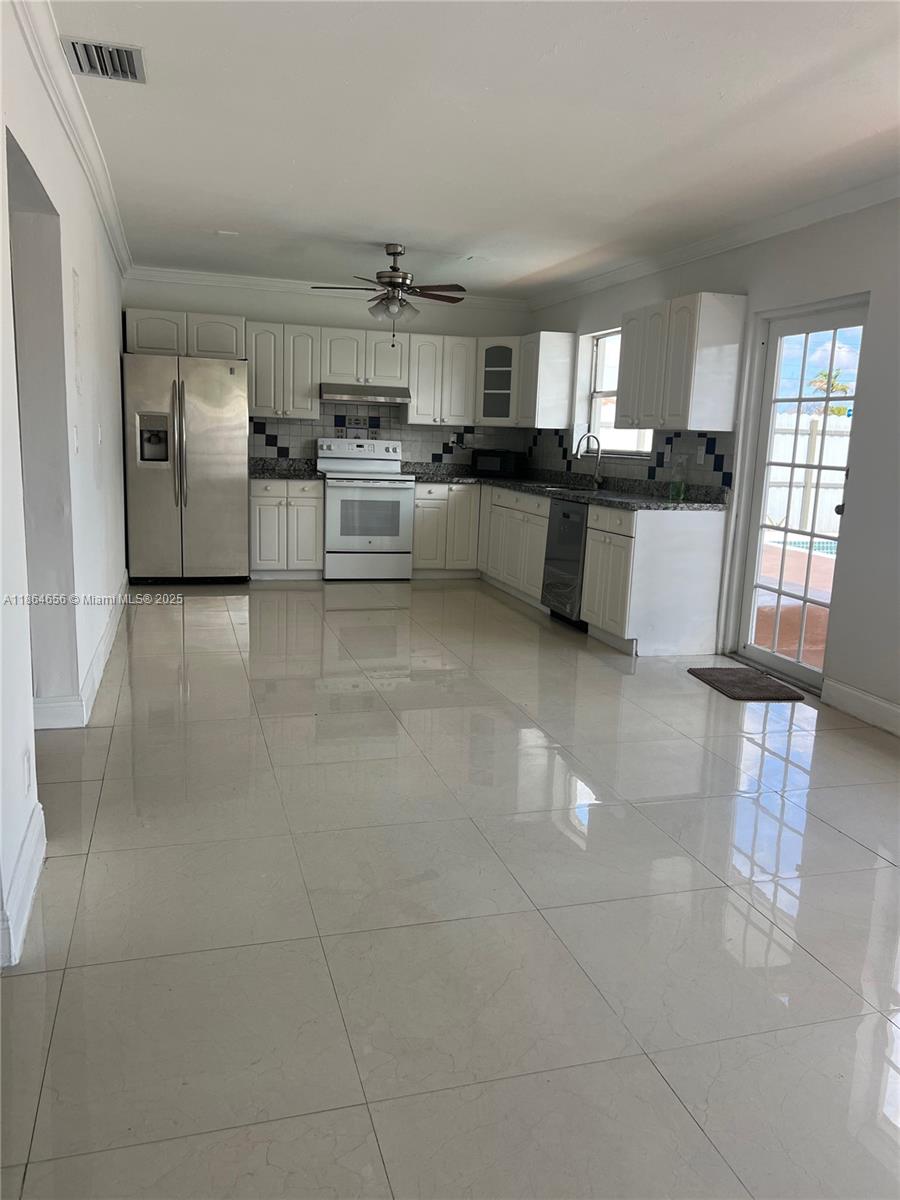 2601 Acapulco Dr