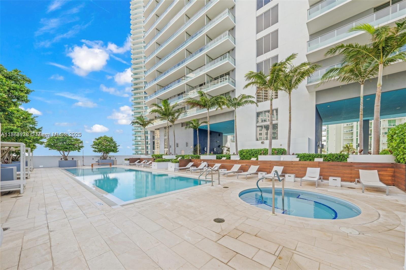 1300 Brickell Bay Dr # 1909