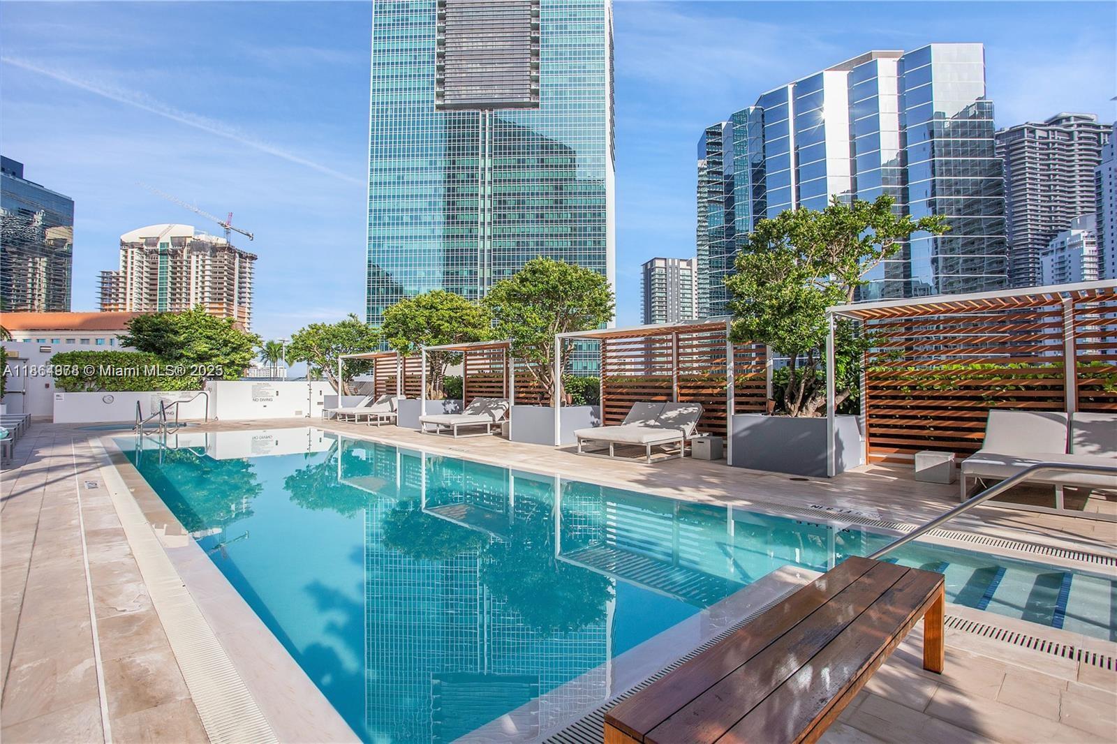 1300 Brickell Bay Dr # 1909