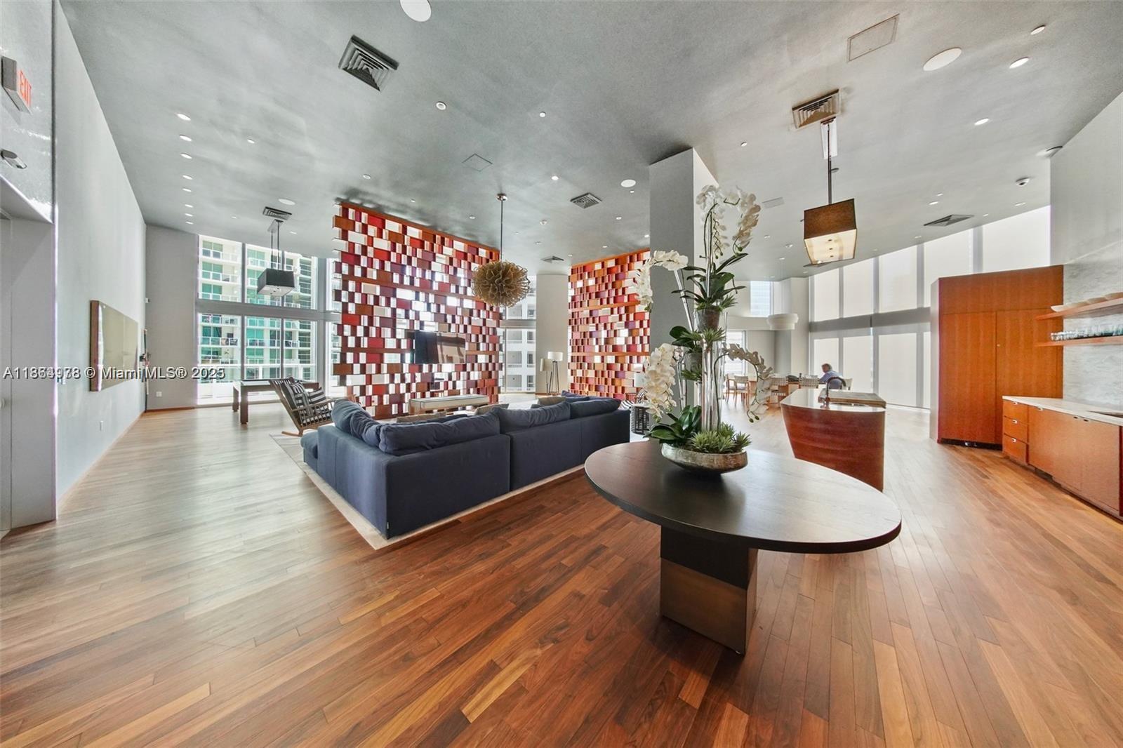1300 Brickell Bay Dr # 1909