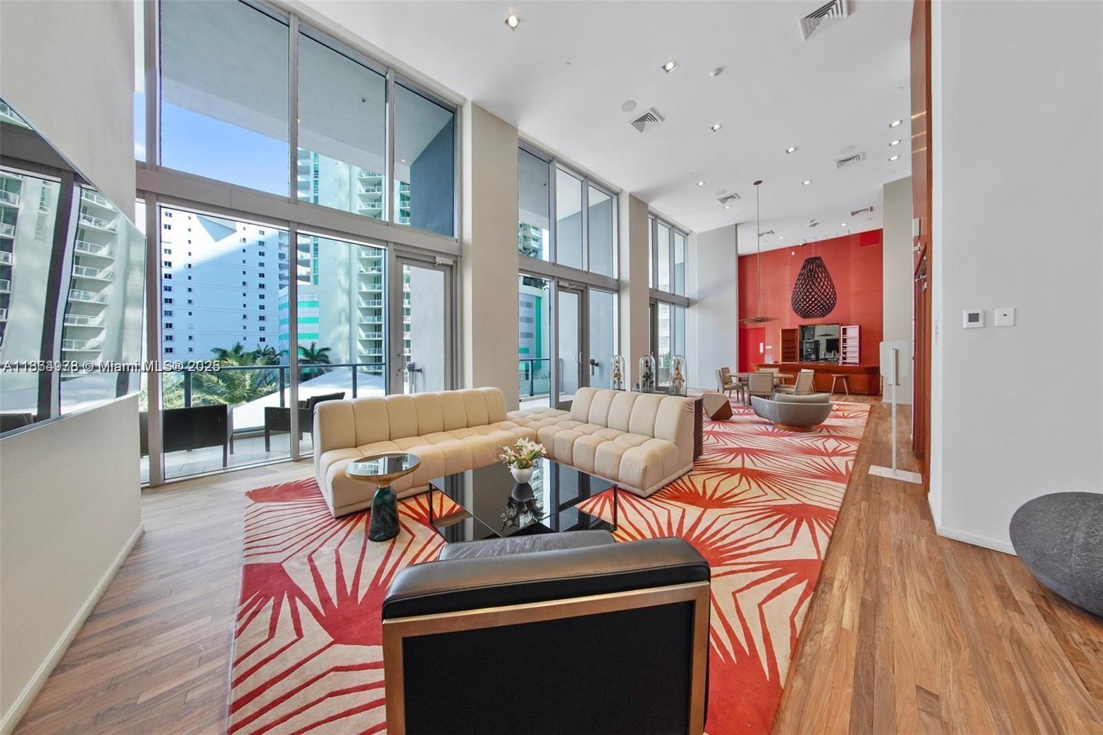 1300 Brickell Bay Dr # 1909