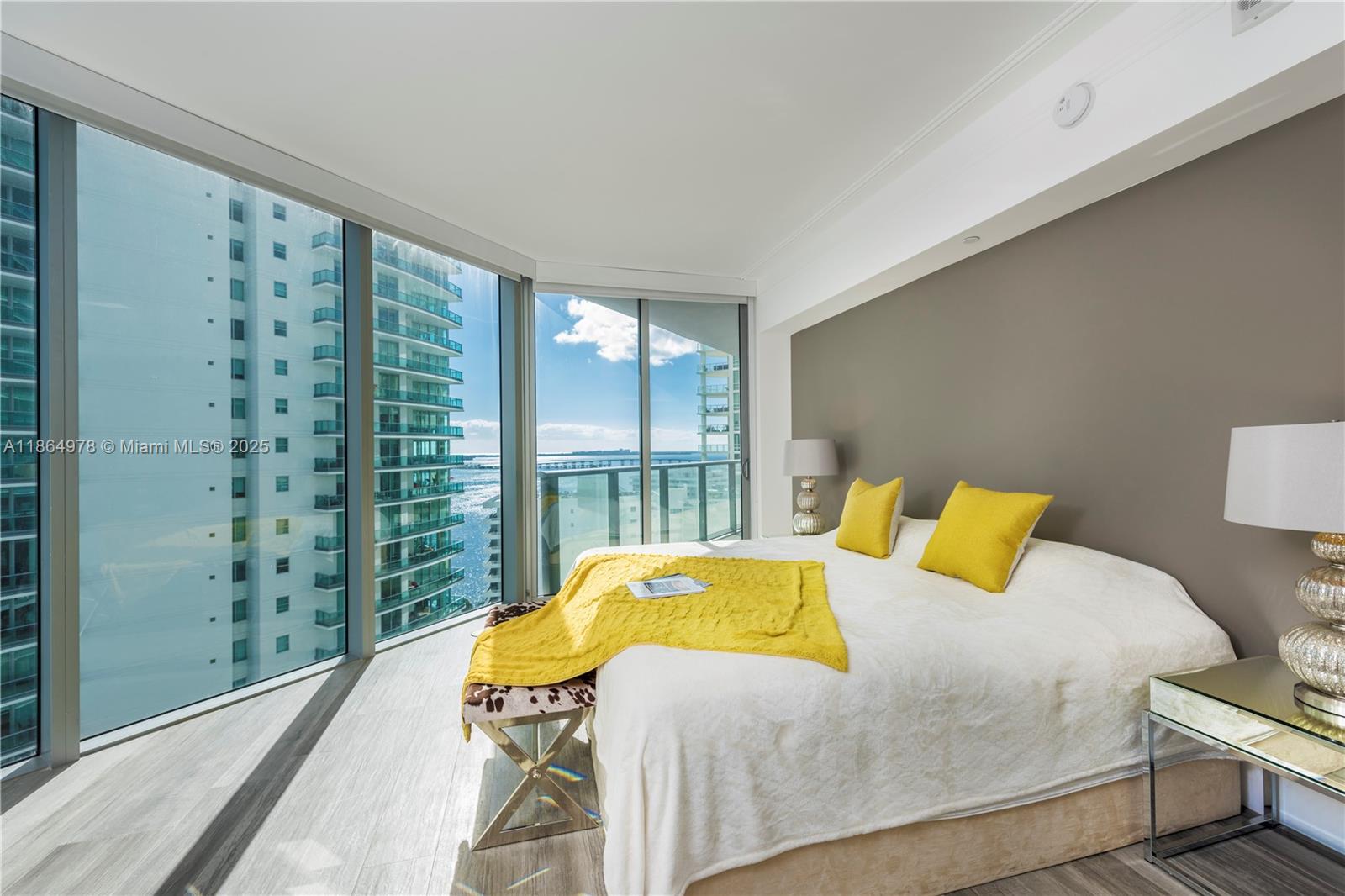 1300 Brickell Bay Dr # 1909
