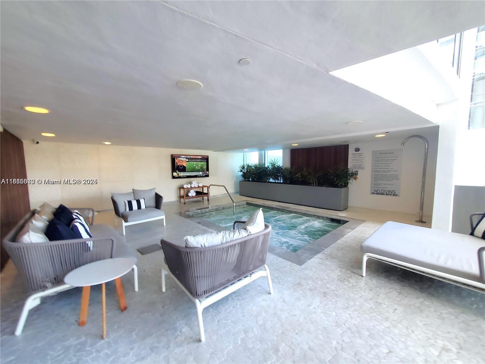 17001 Collins Ave # 1908