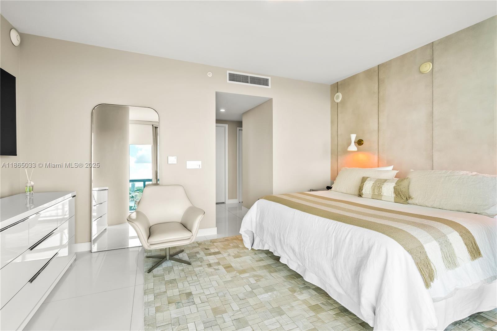 17001 Collins Ave # 1908