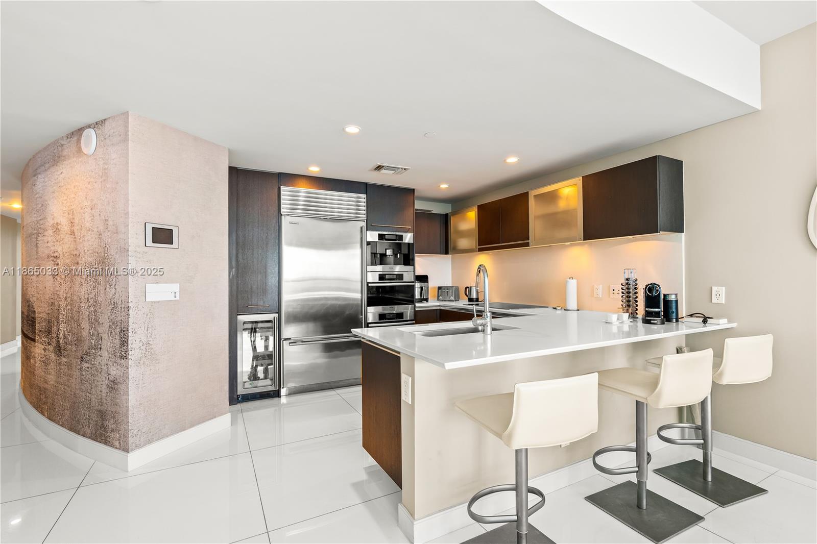 17001 Collins Ave # 1908