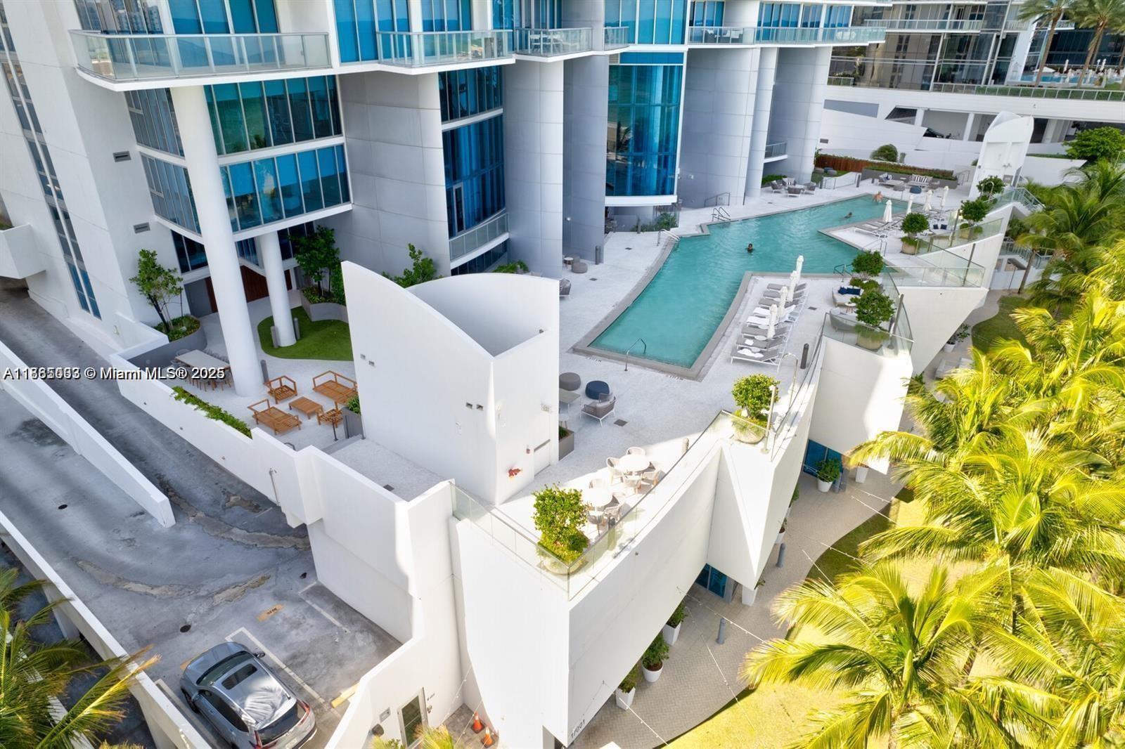 17001 Collins Ave # 1908