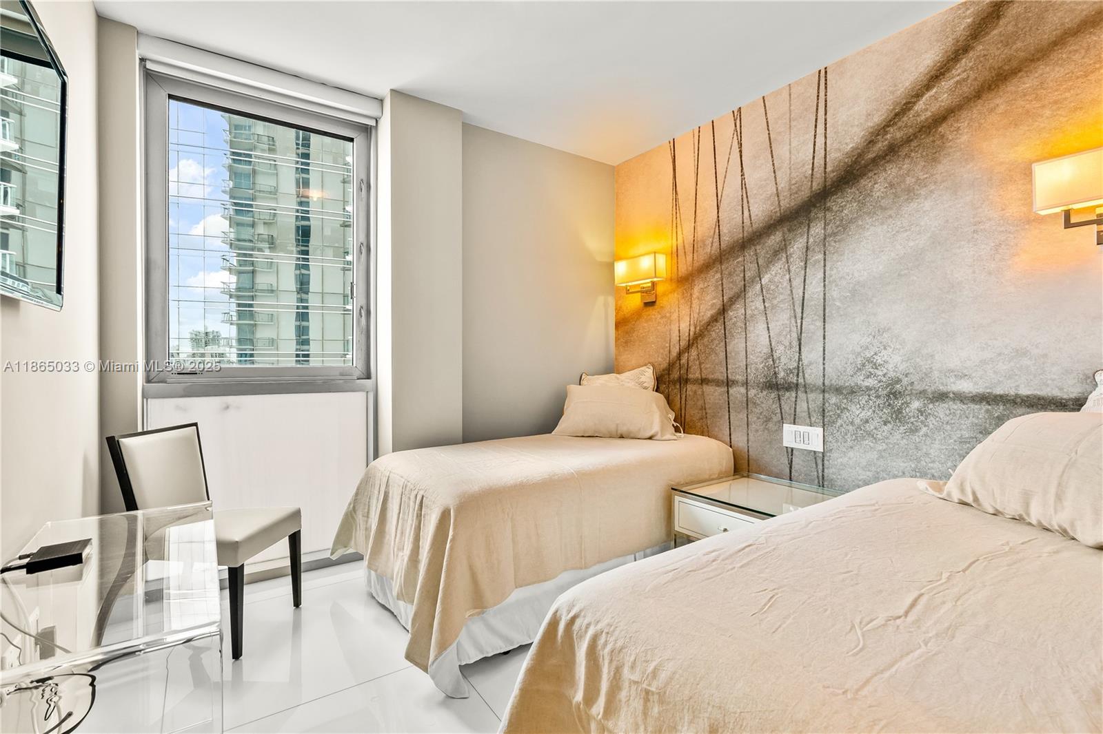 17001 Collins Ave # 1908