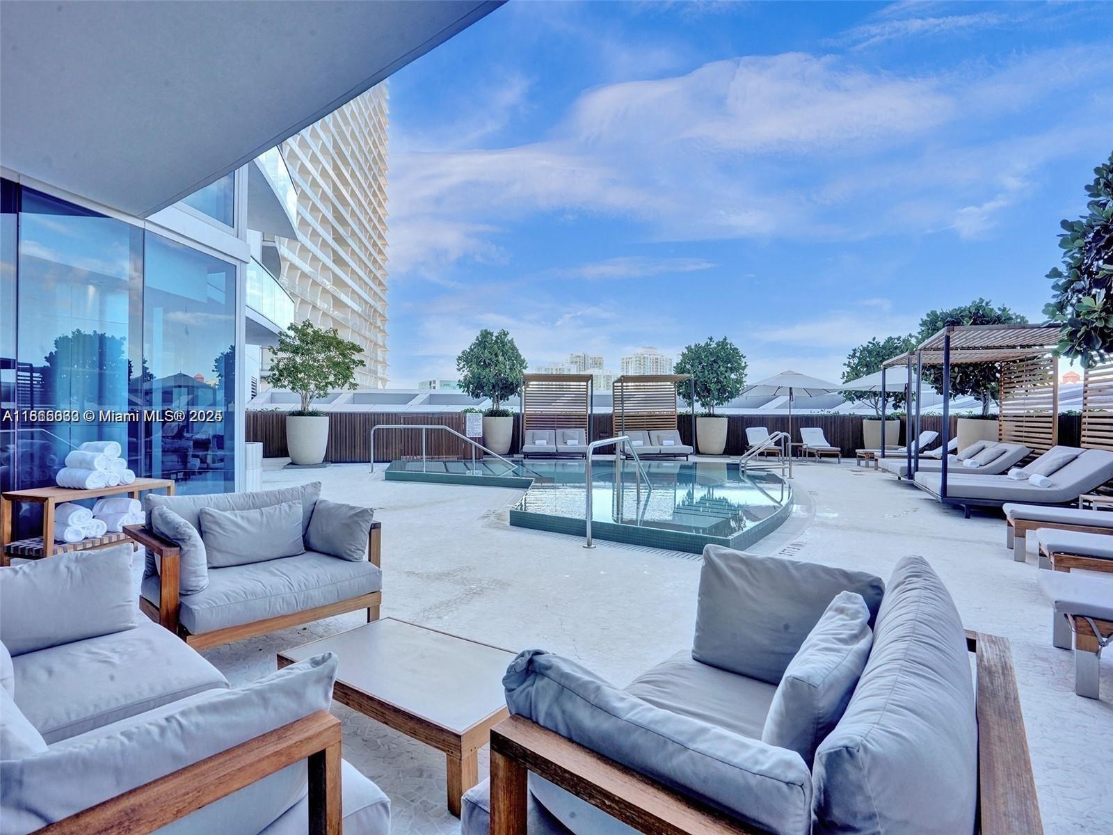 17001 Collins Ave # 1908