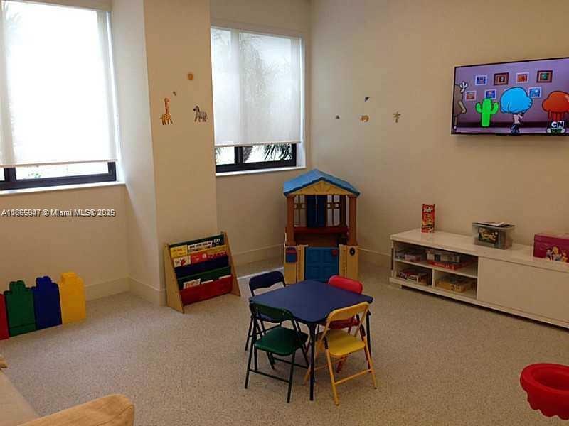 999 SW 1st Ave # 1809