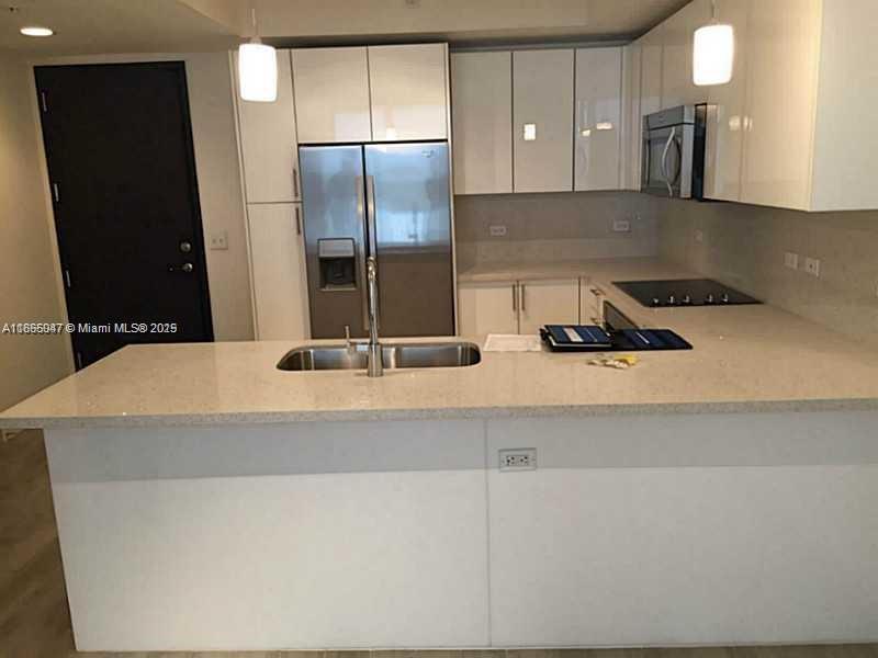 999 SW 1st Ave # 1809