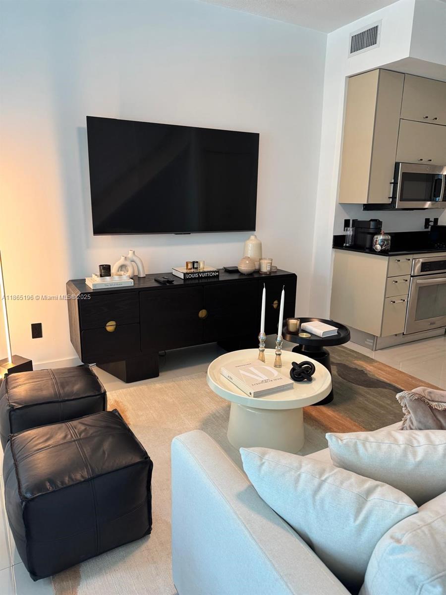 60 SW 13th St # 1406