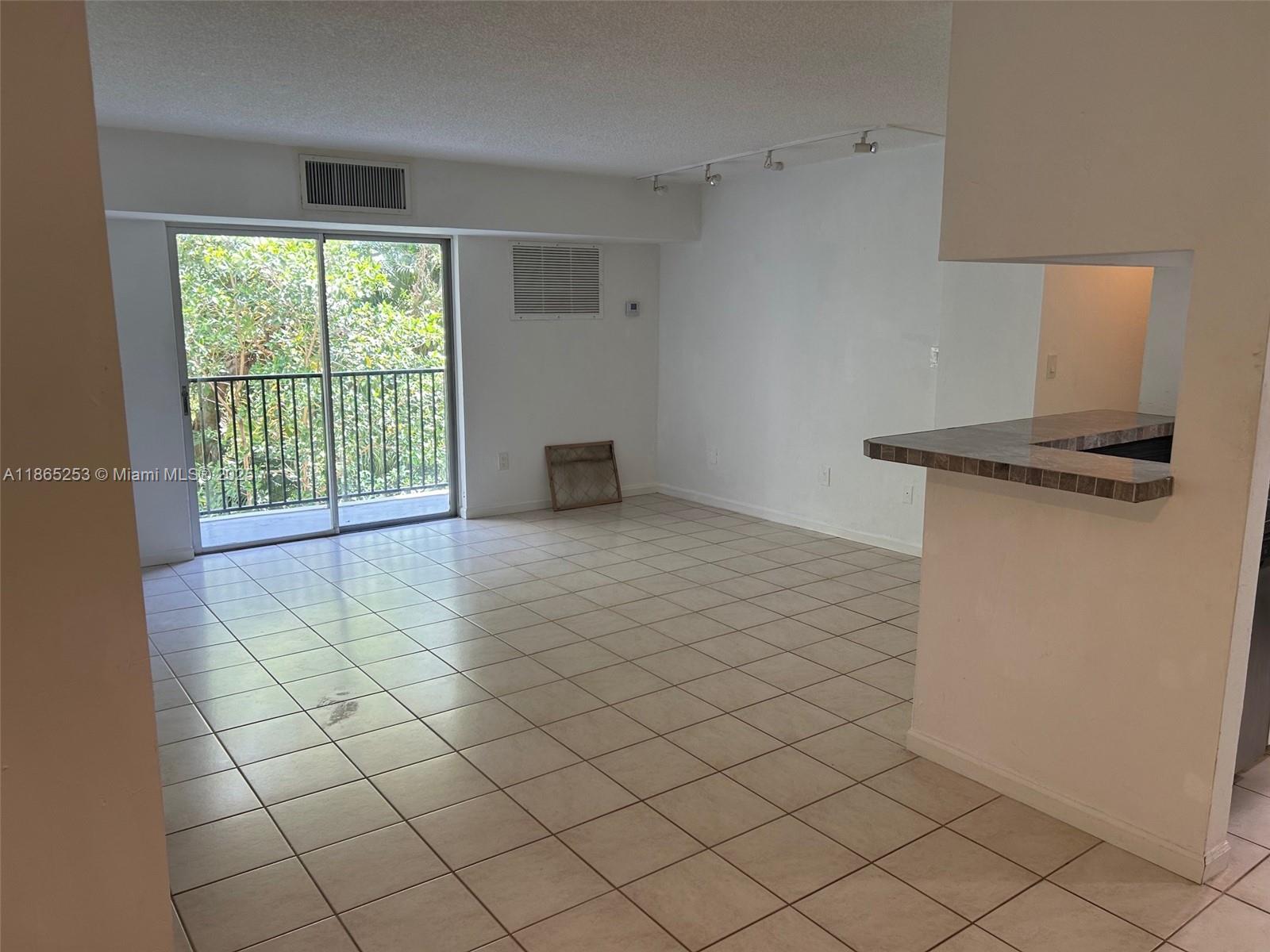 2201 Brickell Ave # 69