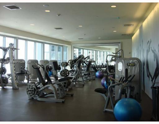 495 Brickell Ave # 3504