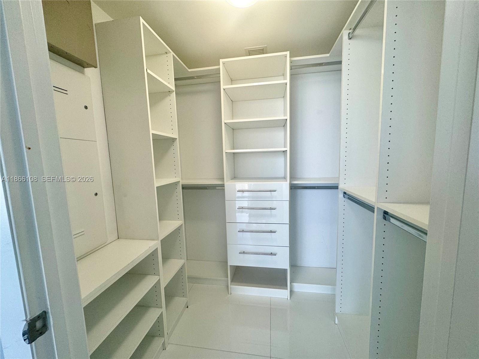 495 Brickell Ave # 3504