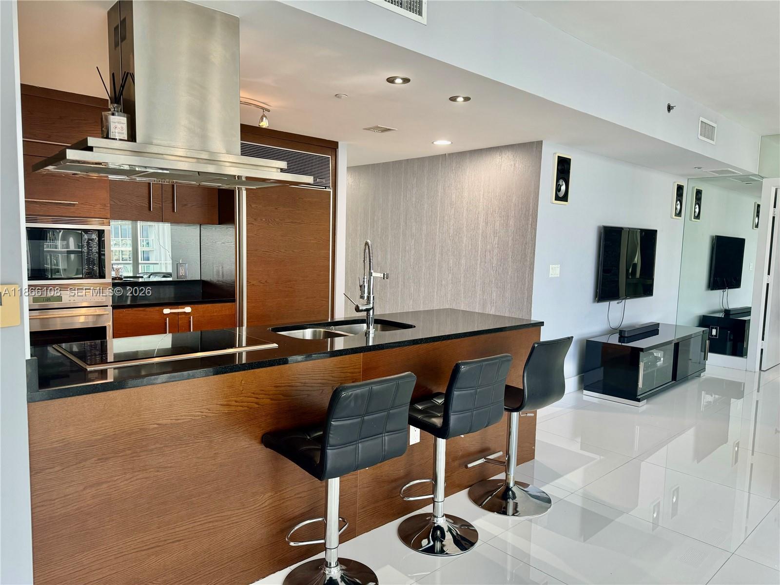 495 Brickell Ave # 3504