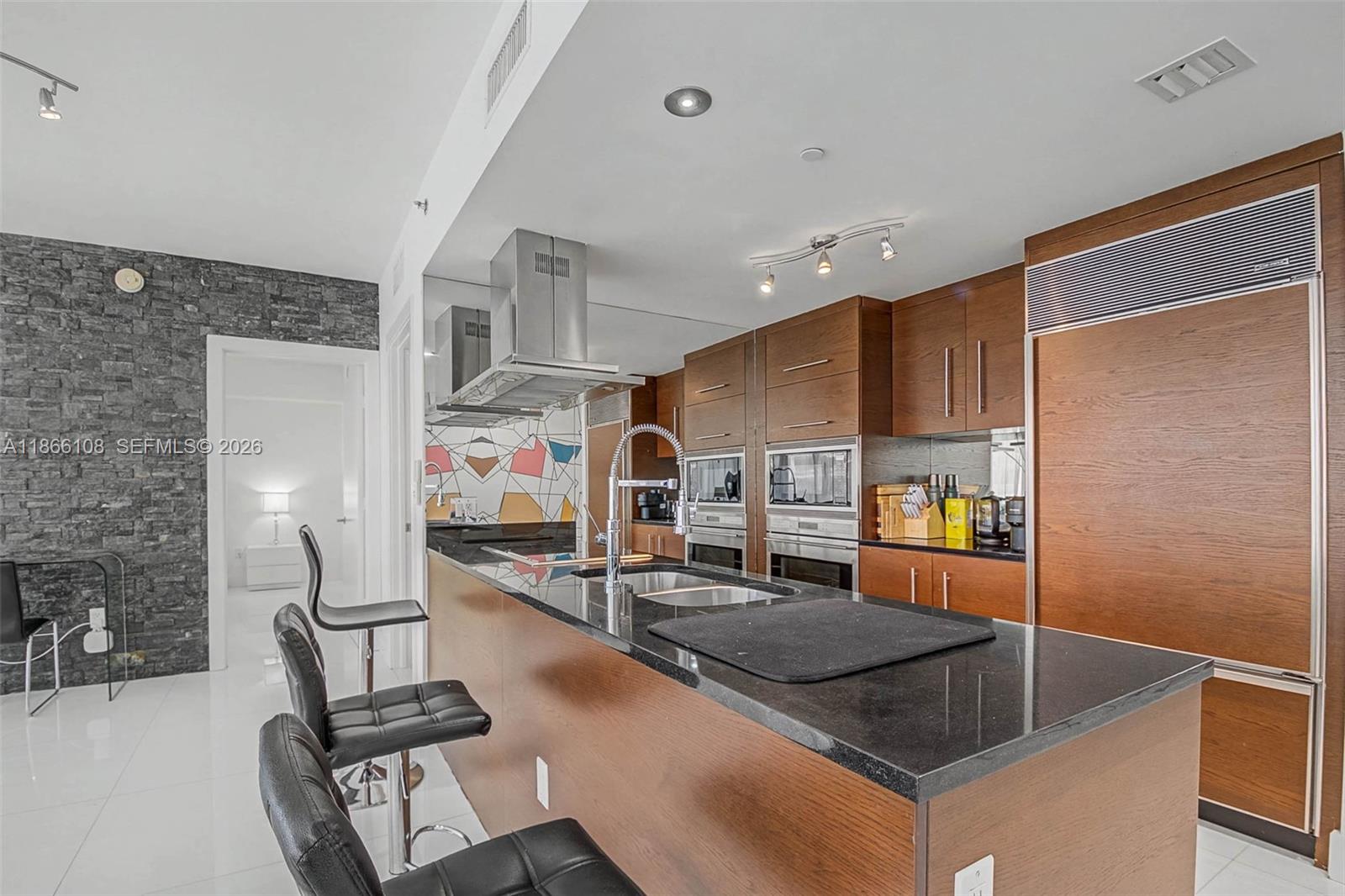 495 Brickell Ave # 3504