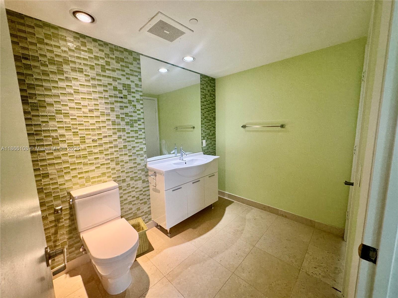 495 Brickell Ave # 3504