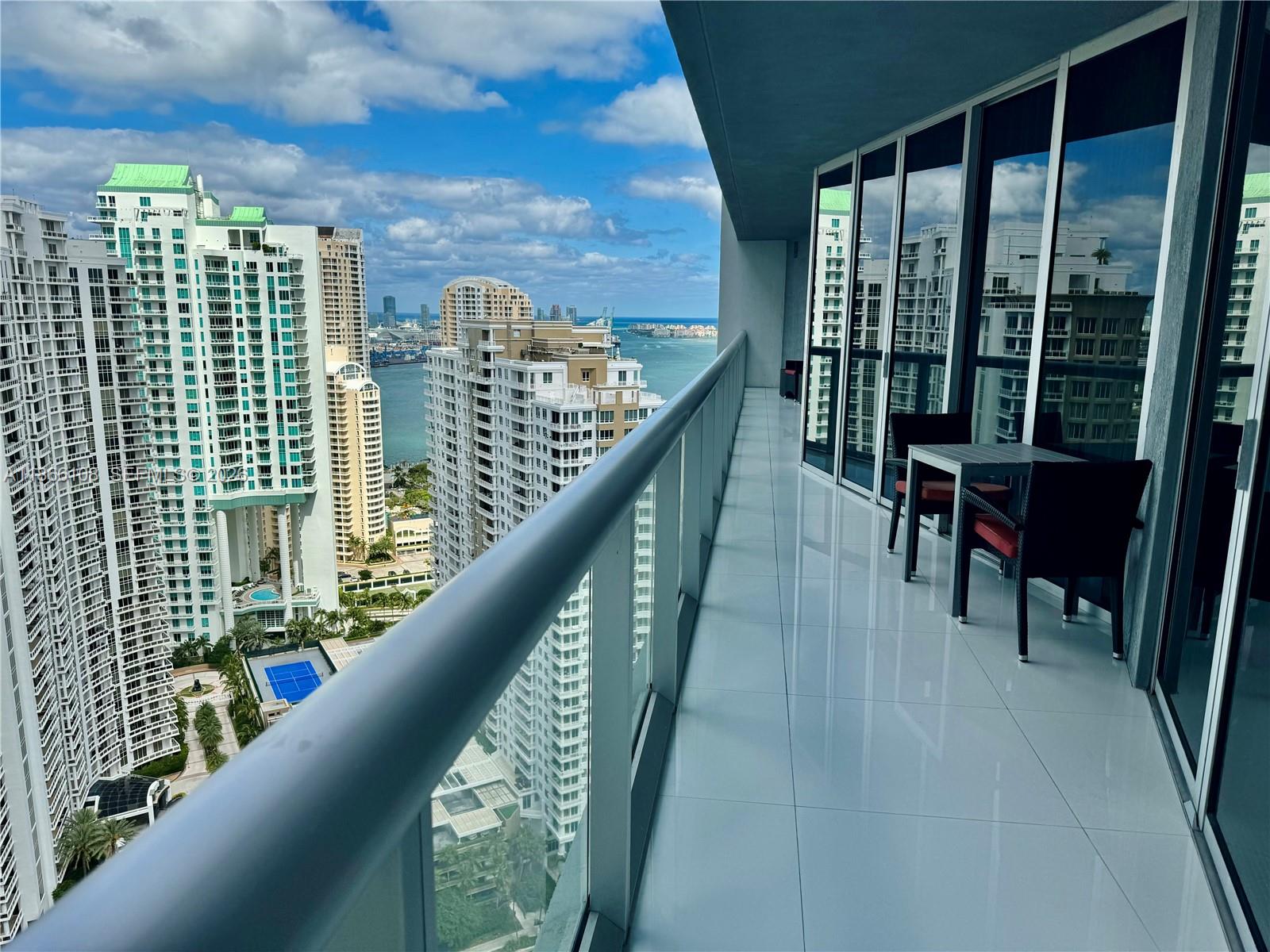 495 Brickell Ave # 3504
