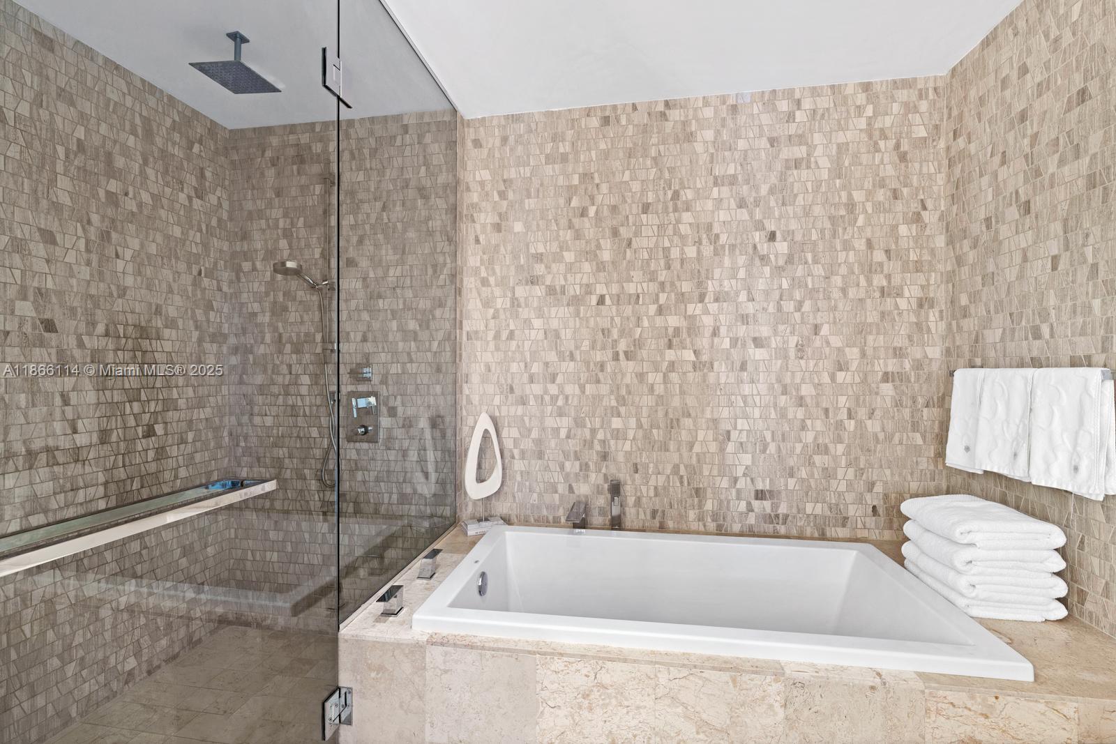 88 SW 7th # 1401, Miami Unit: 1401