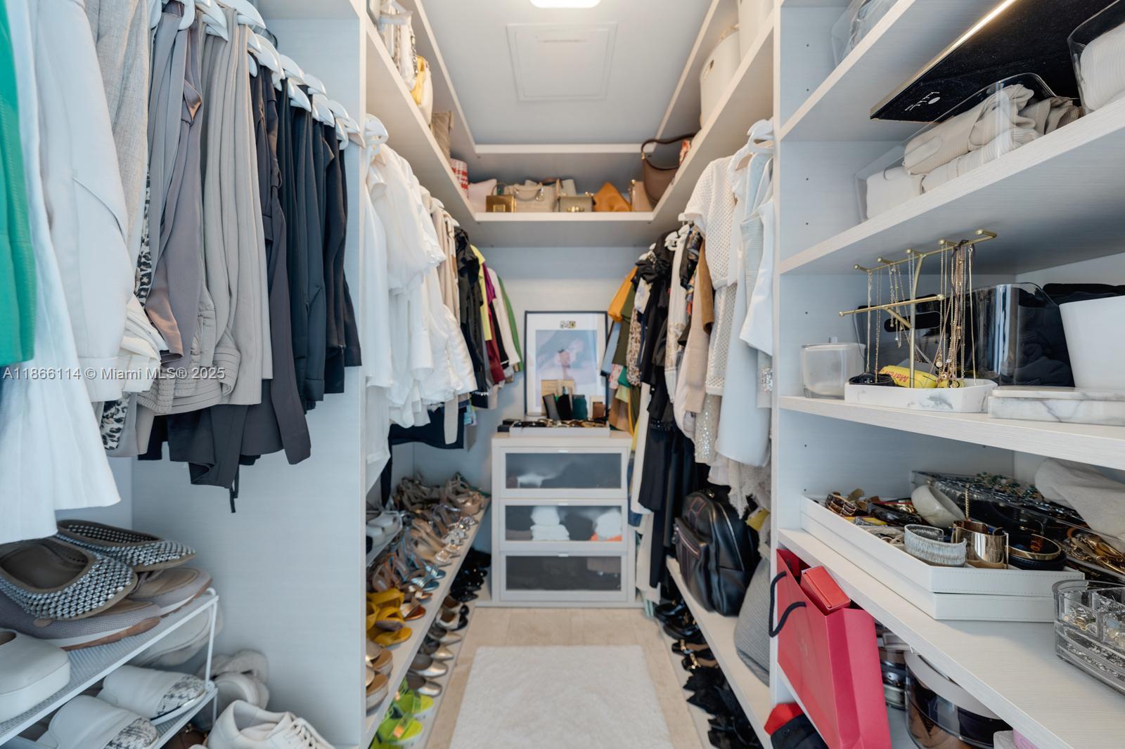 88 SW 7th # 1401, Miami Unit: 1401