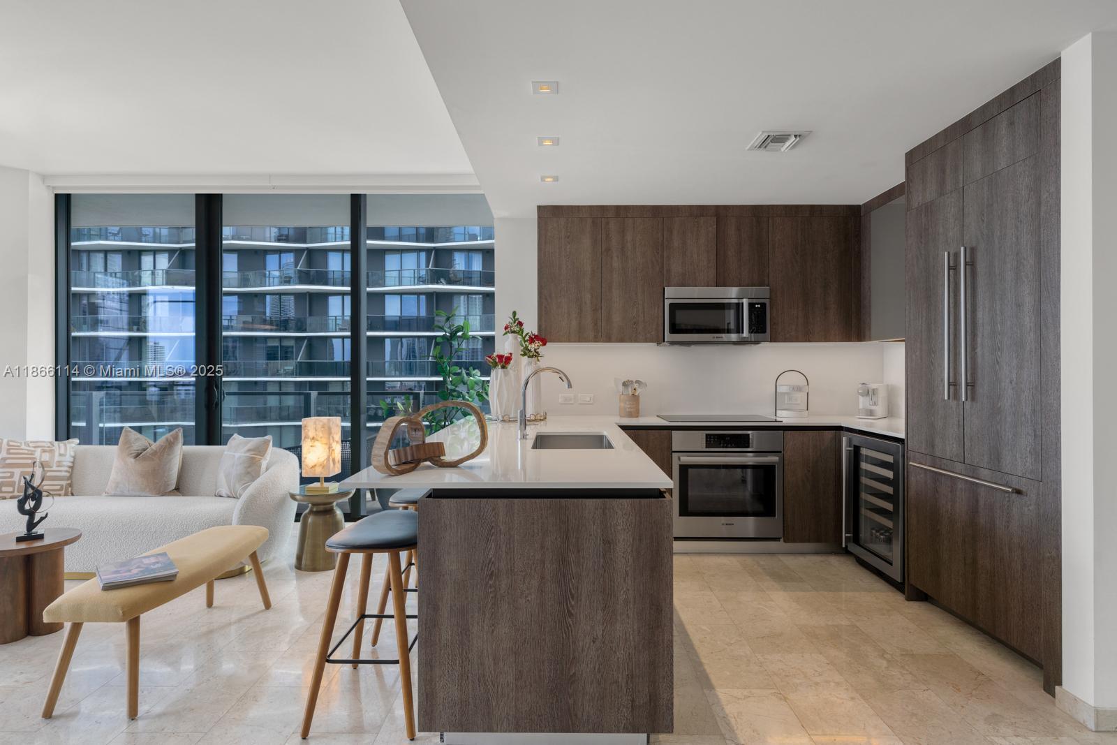 88 SW 7th # 1401, Miami Unit: 1401