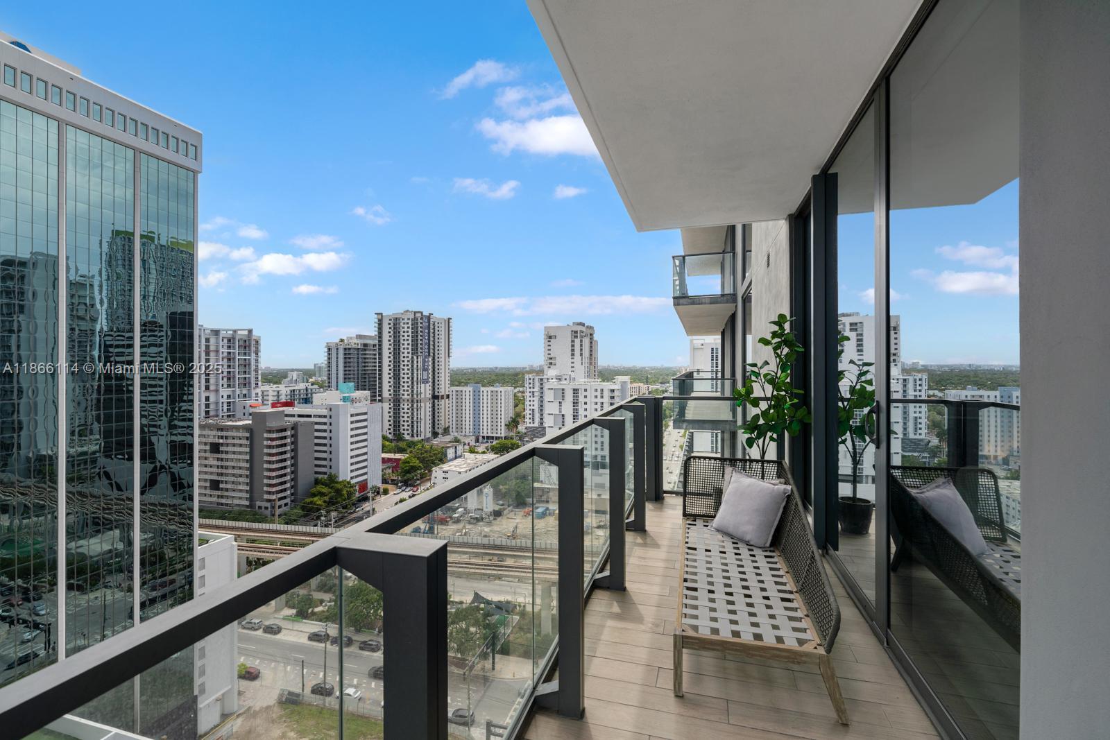 88 SW 7th # 1401, Miami Unit: 1401