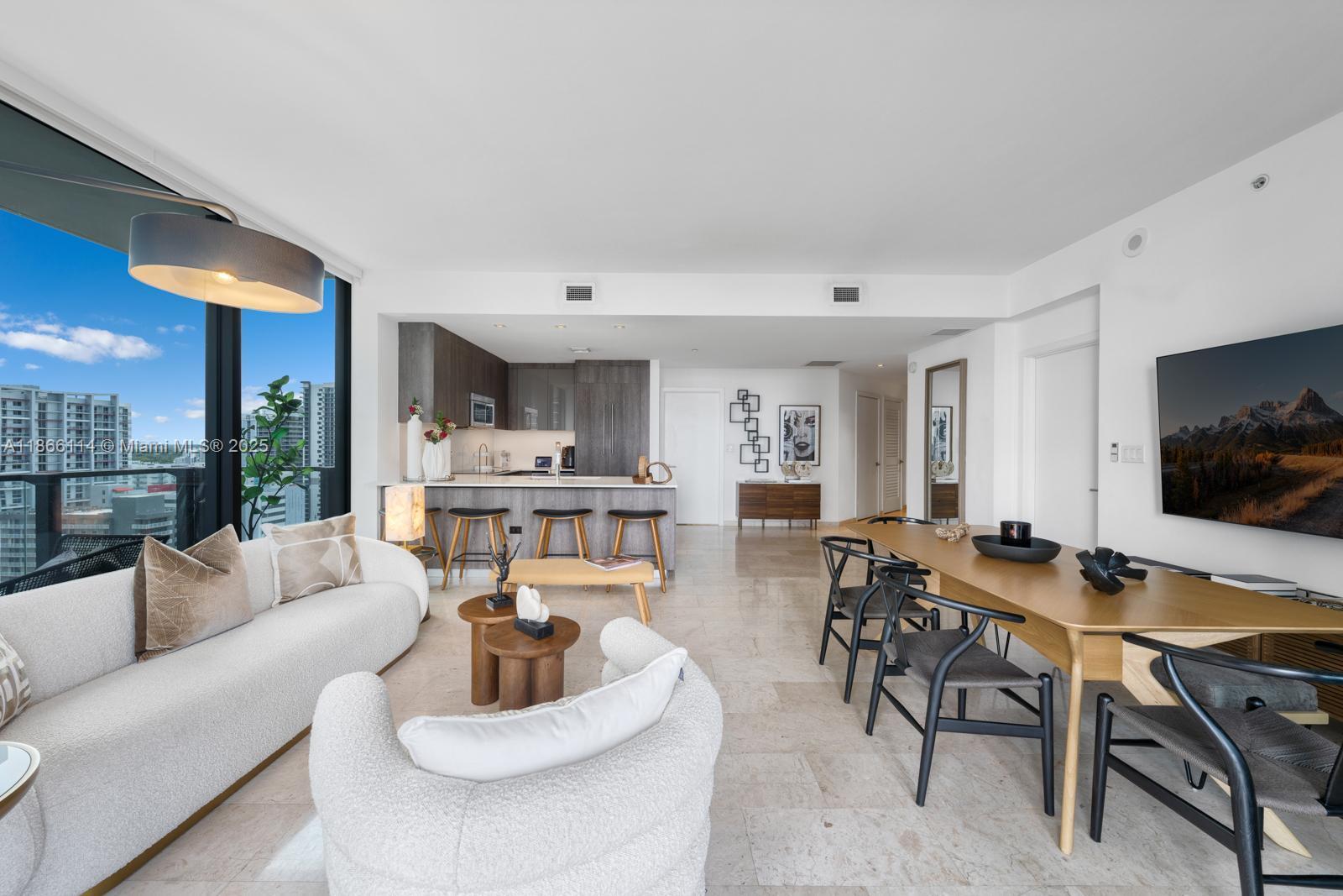 88 SW 7th # 1401, Miami Unit: 1401