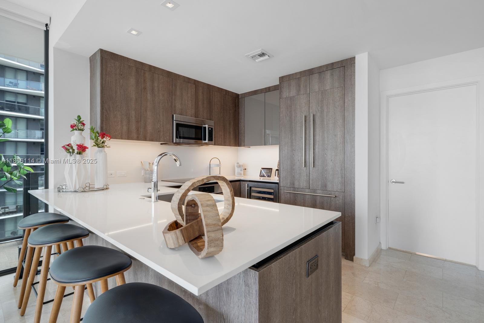 88 SW 7th # 1401, Miami Unit: 1401