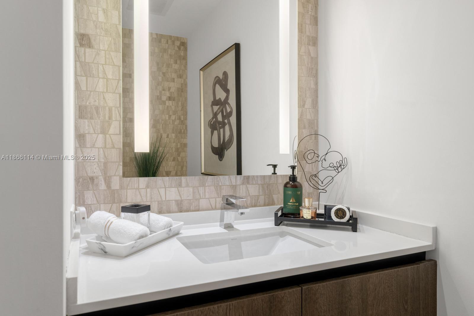 88 SW 7th # 1401, Miami Unit: 1401