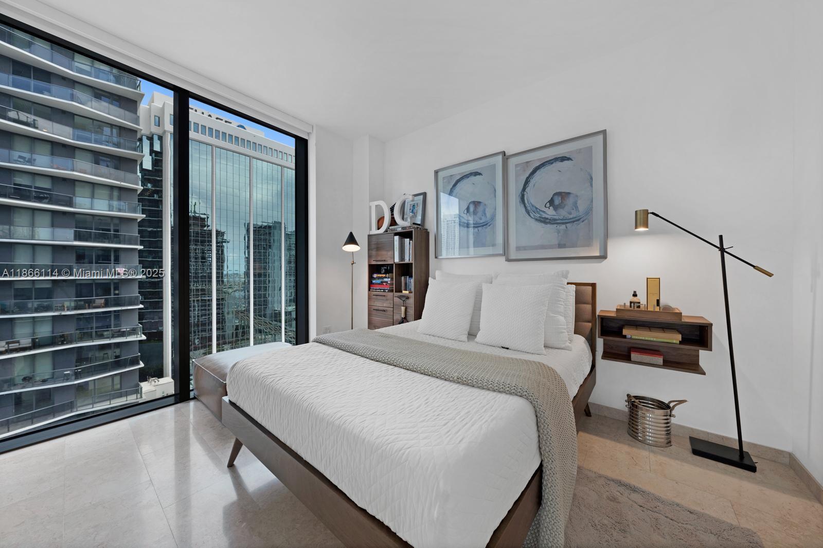 88 SW 7th # 1401, Miami Unit: 1401