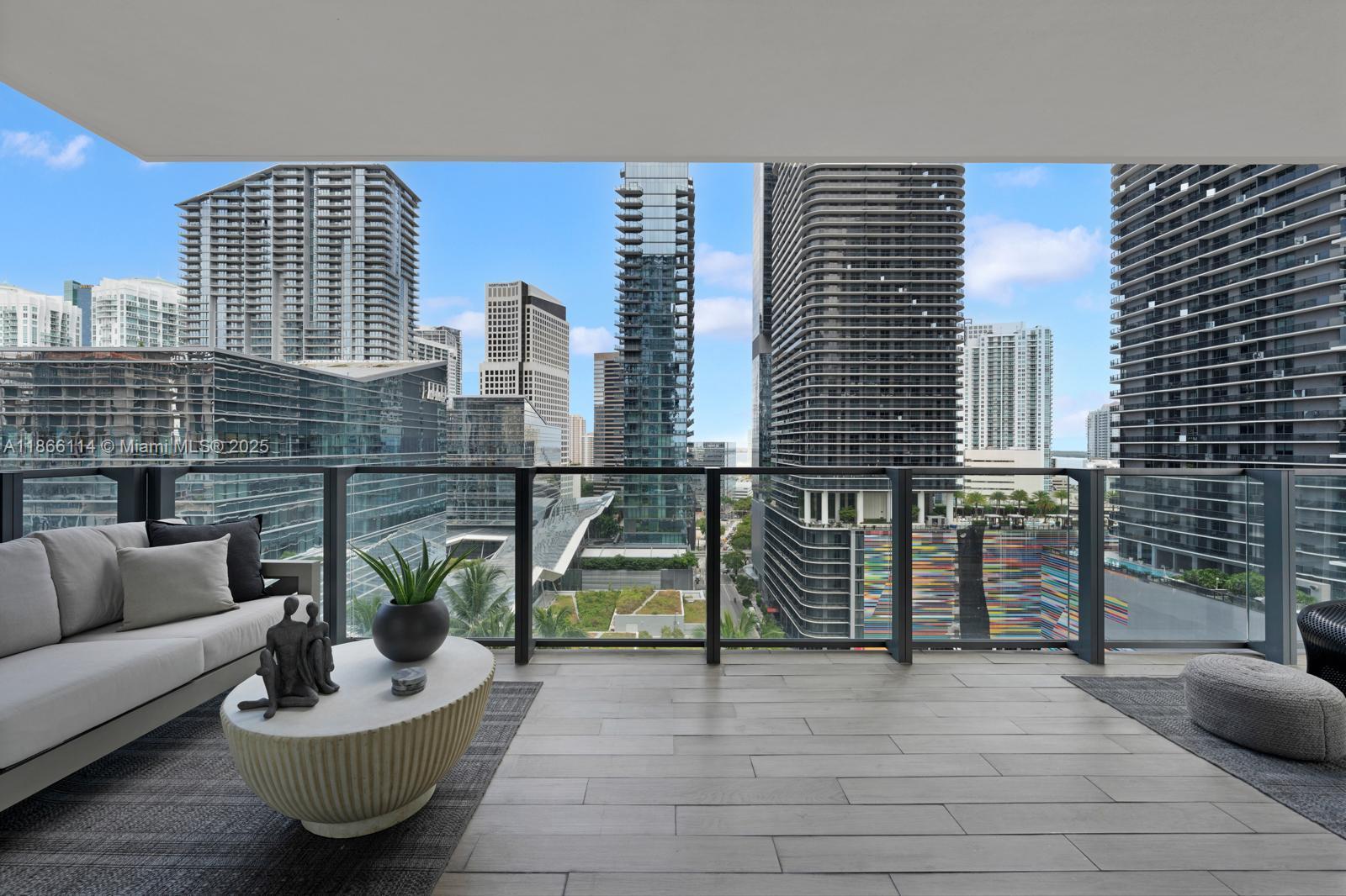 88 SW 7th # 1401, Miami Unit: 1401