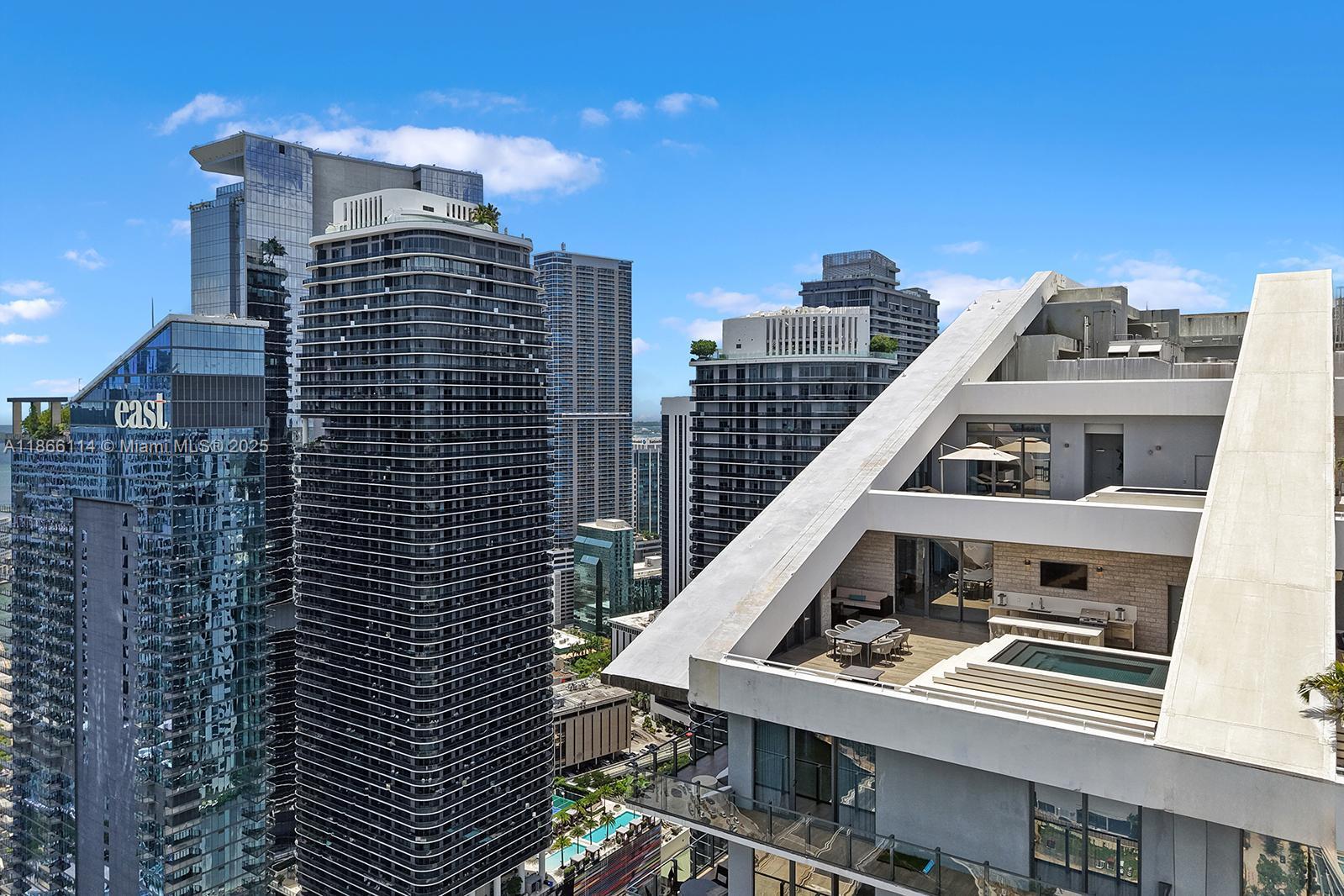 88 SW 7th # 1401, Miami Unit: 1401