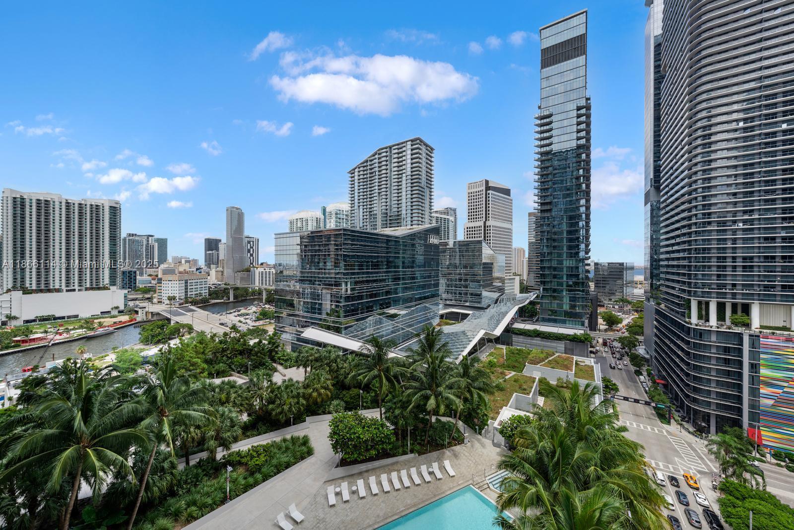 88 SW 7th # 1401, Miami Unit: 1401