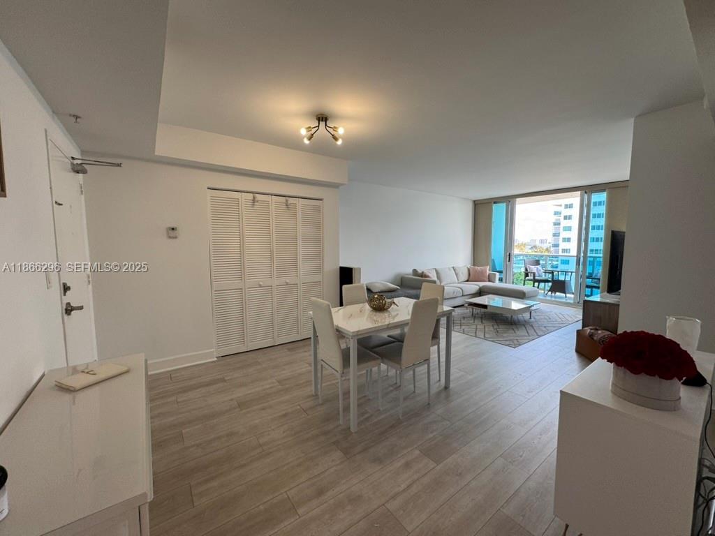 7501 E Treasure Dr # 7L