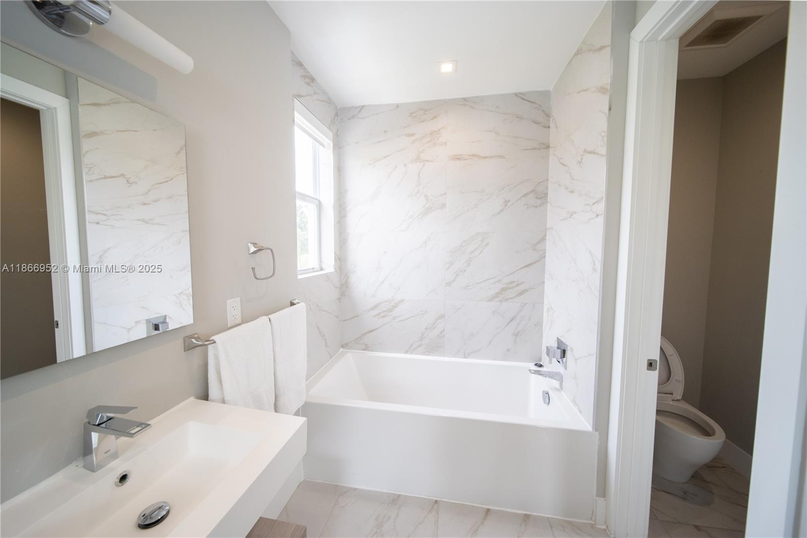 3653 SW 26th St # 3653