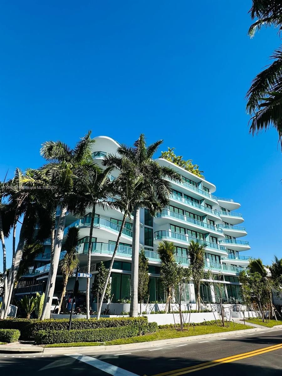 9901 W Bay Harbor Dr # 406