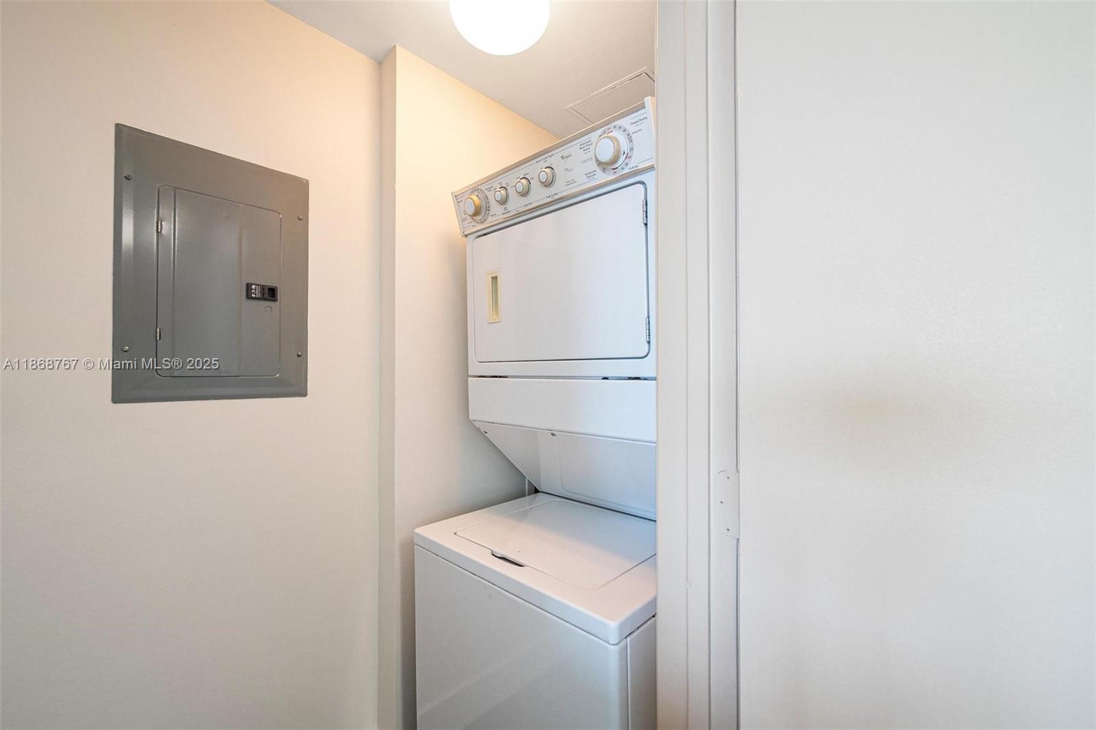 50 Biscayne Blvd # 1706